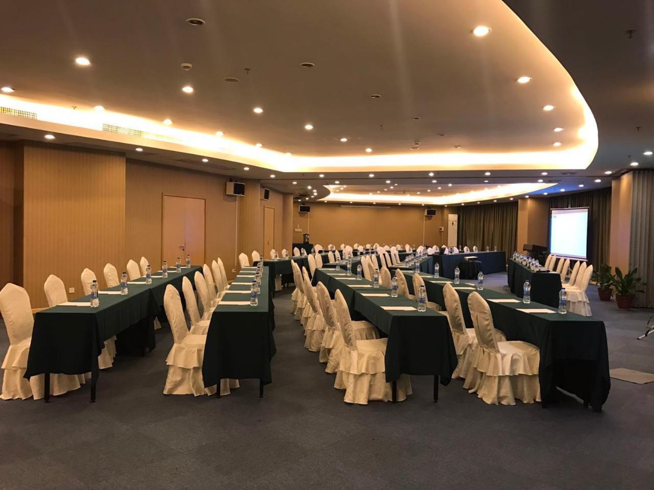 Days Inn Guangzhou Dış mekan fotoğraf